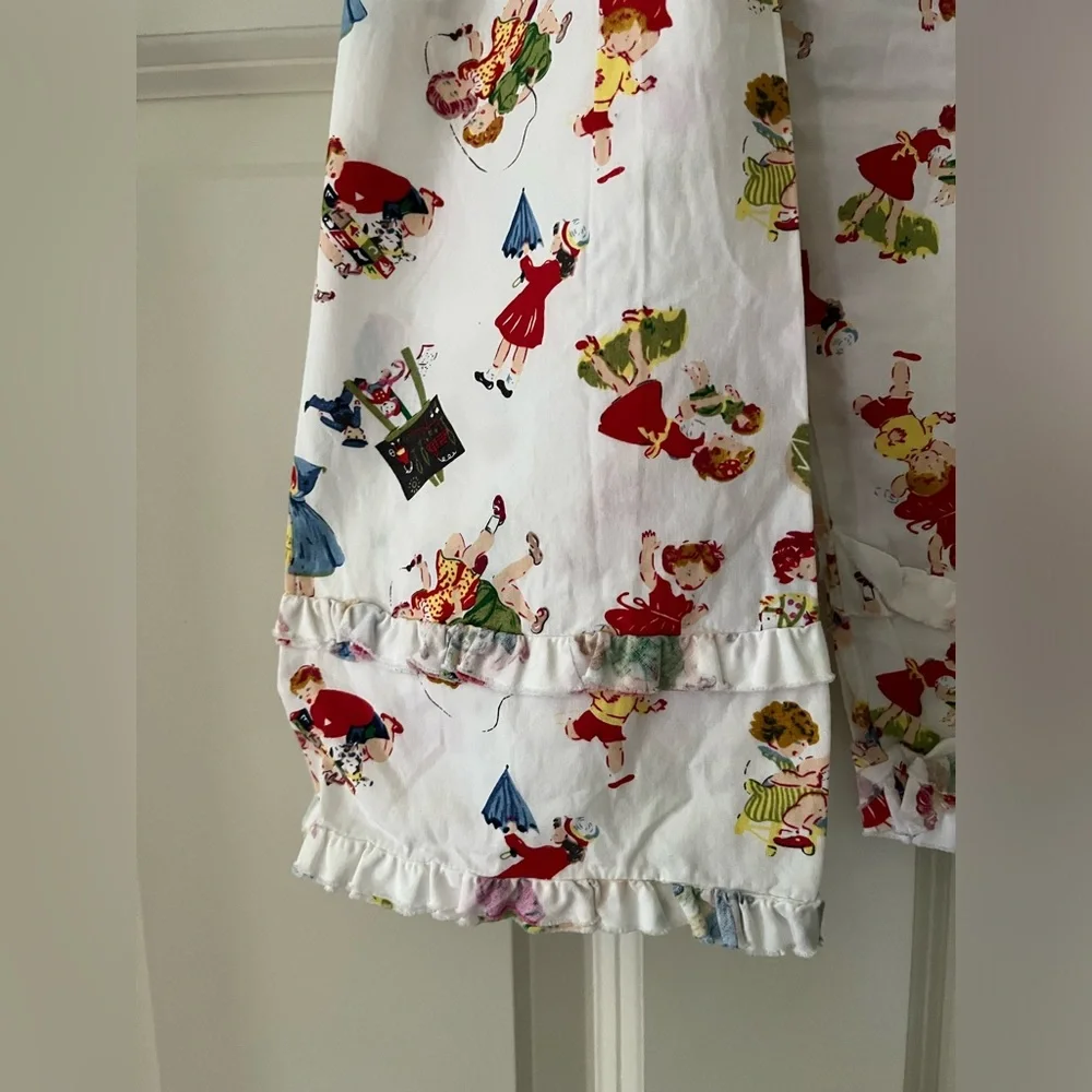 - Adorable girl's long sleeve/pants pajama set, vintage images.size 2-3Y
